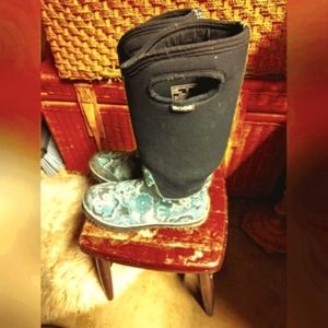 Tall & Teal Floral Bogs Size 9 Waterproof